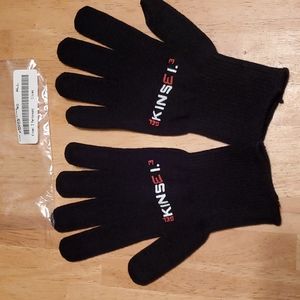Kinsei  black tight knit running gloves